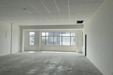 1.5 Sty Link Factory Bandar Tun Razak-For Sale