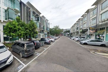 Pusat Perdagangan Danga Utama