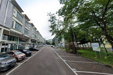 Pusat Perdagangan Danga Utama