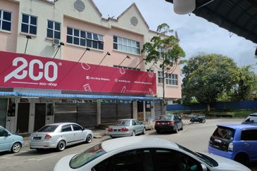 3 Storey Shop Lot For Sale at Bus Terminal Temerloh