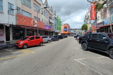 3 Storey Shop Lot For Sale at Bus Terminal Temerloh