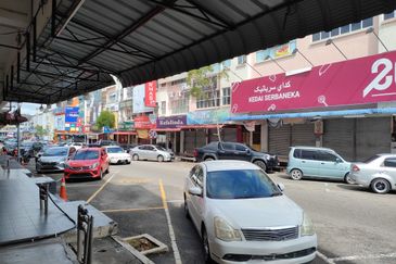 3 Storey Shop Lot For Sale at Bus Terminal Temerloh
