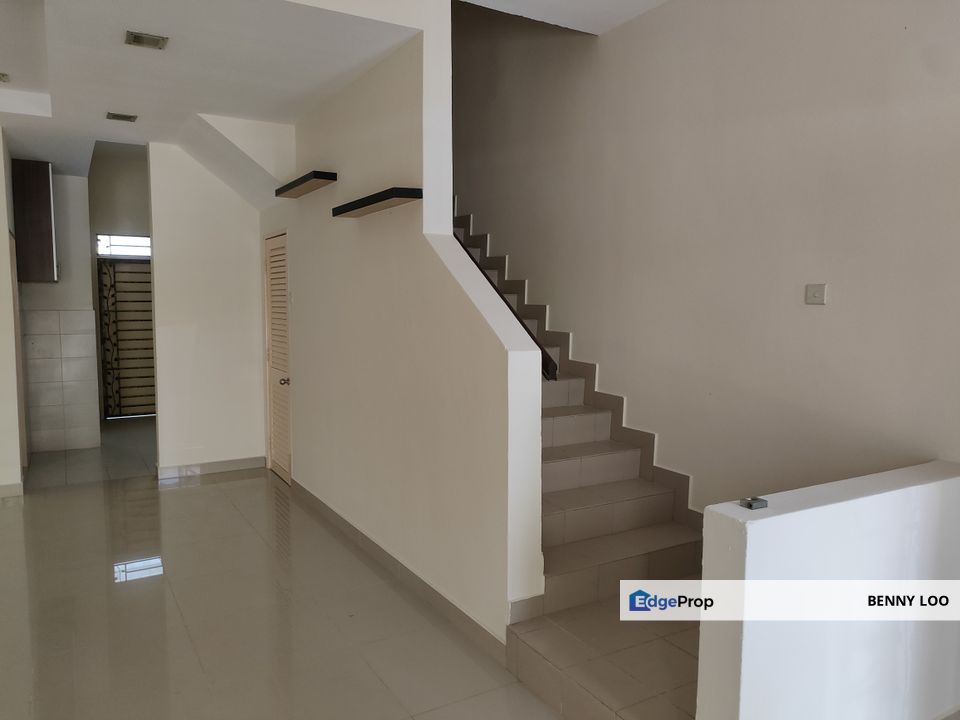 Taman Tasik Prima Puchong 2.5 Storey Terrace House Good condition and move in ready, Selangor, Puchong