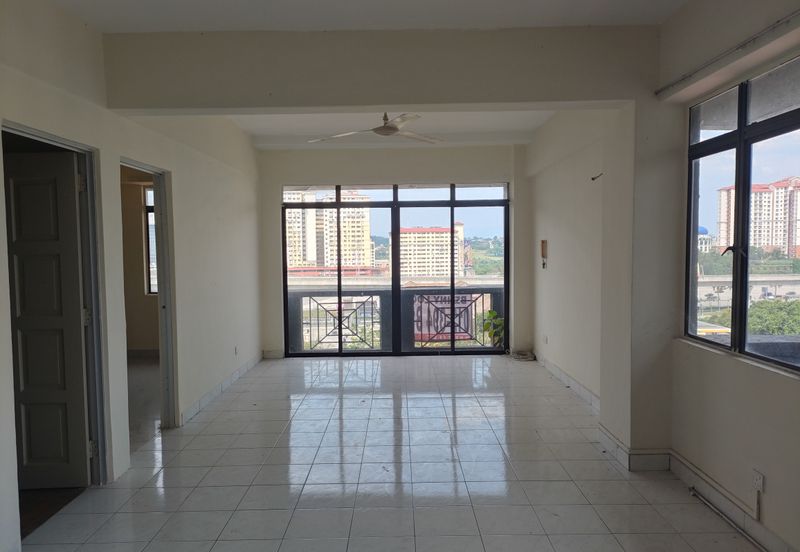 Turf View Apartment (Mutiara Serdang)