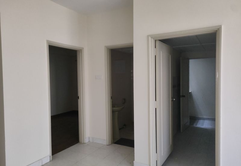 Turf View Apartment (Mutiara Serdang)