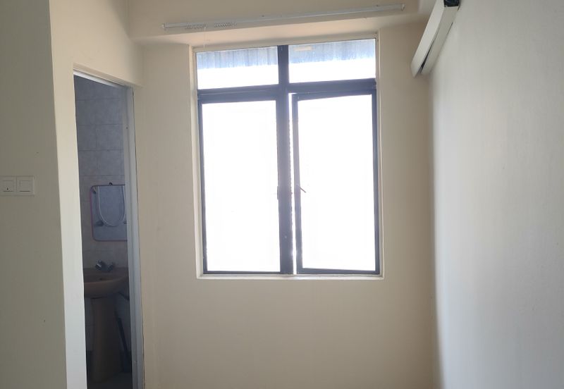 Turf View Apartment (Mutiara Serdang)