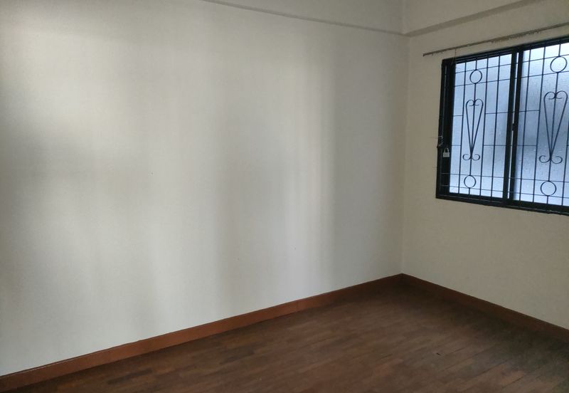 Turf View Apartment (Mutiara Serdang)