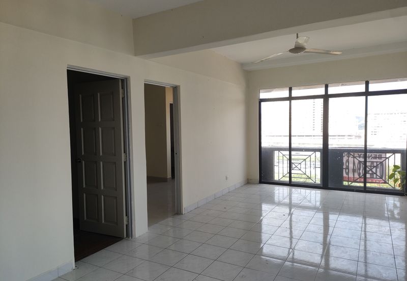 Turf View Apartment (Mutiara Serdang)