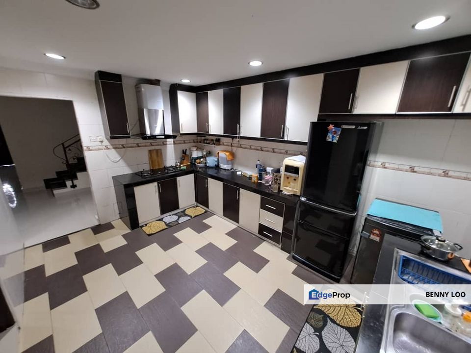 Taman Kinrara Seksyen 2 Puchong Nicely Renovated 2 Storey Terrace House For Sale, Selangor, Puchong