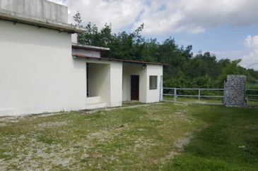 Land with building for sale in Kampung Nyior Chabang, Langkawi