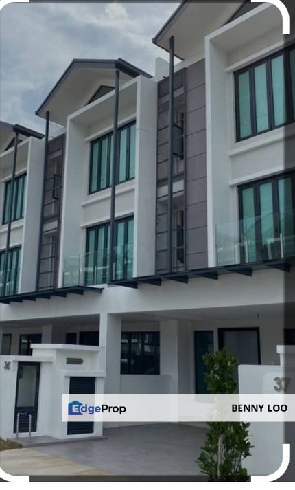 3 Storey Terrace With Renovation For sale, Selangor, Puchong