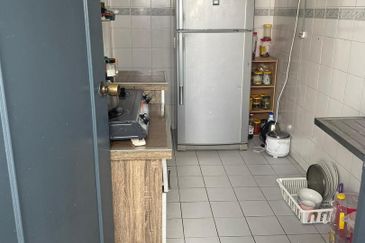 Turf View Apartment (Mutiara Serdang)