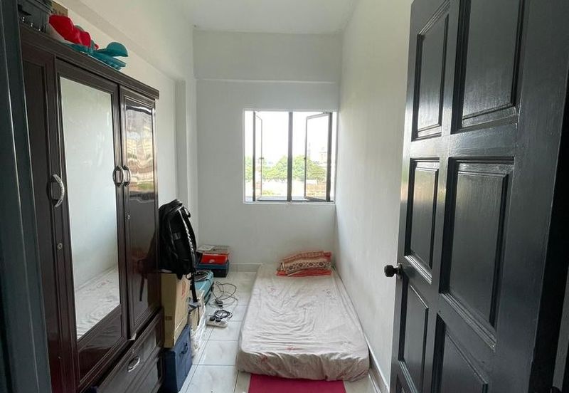 Turf View Apartment (Mutiara Serdang)