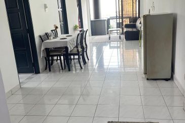 Turf View Apartment (Mutiara Serdang)