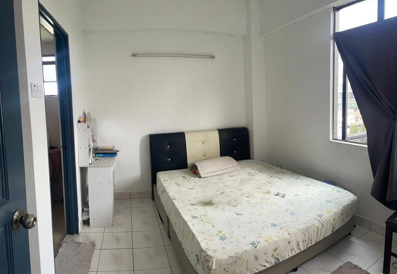 Turf View Apartment (Mutiara Serdang)