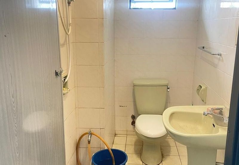 Turf View Apartment (Mutiara Serdang)