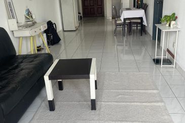 Turf View Apartment (Mutiara Serdang)