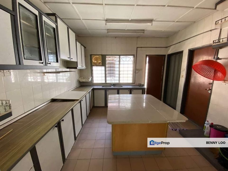 Puchong Perdana 2 Storey End Lot House , Selangor, Puchong