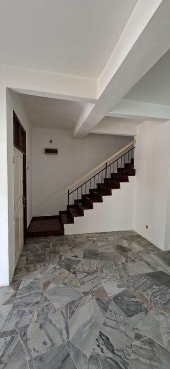 Seri Kembangan Taman Putra Permai 2.5 Storey House For Sale, Selangor, Seri Kembangan