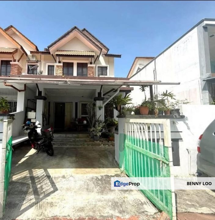 Bandar Nusaputra Puchong 2 storey terrace end lot house for sale, Selangor, Puchong South