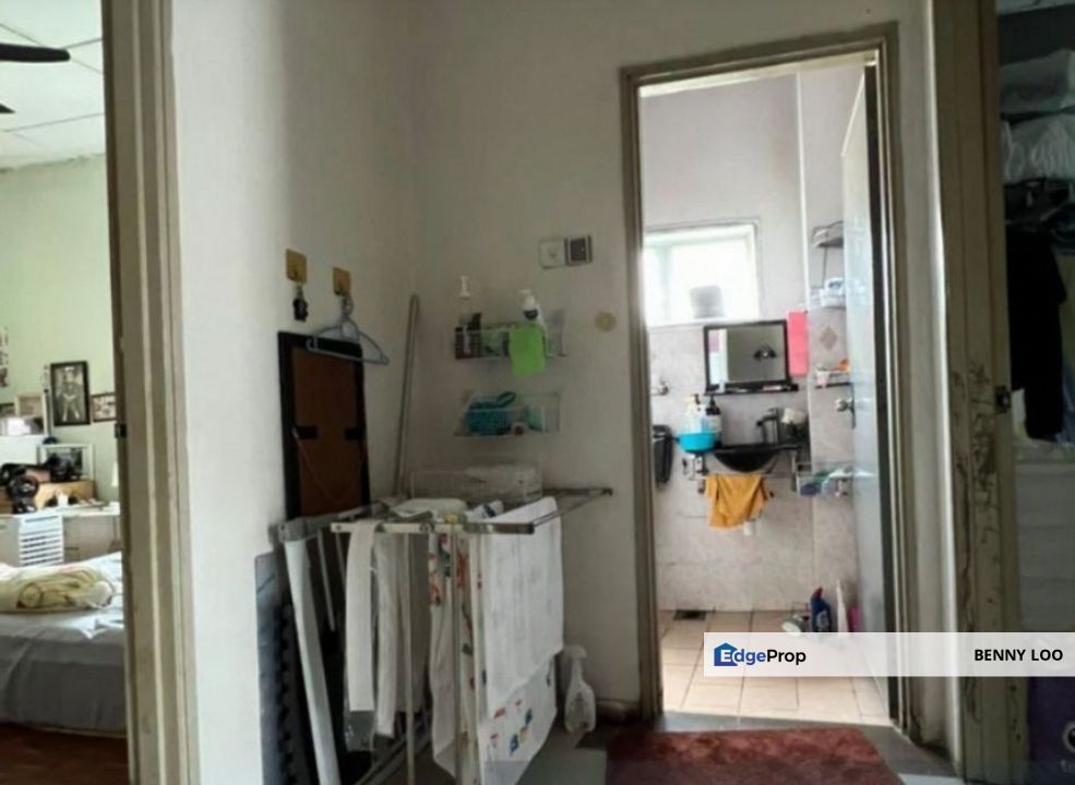 Puchong Taman wawasan 2 Storey End Lot House For Sale, Selangor, Puchong