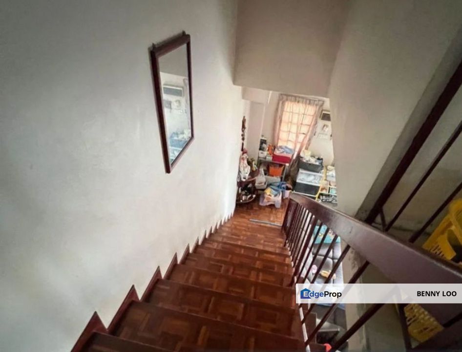Puchong Taman wawasan 2 Storey End Lot House For Sale, Selangor, Puchong