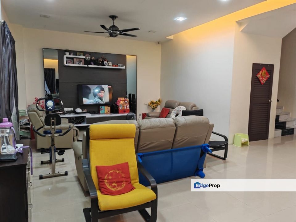 Bandar Nusaputra Well Maintained 2 Sty Semi D For Sale, Selangor, Puchong South