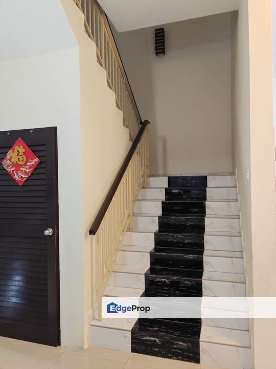 Bandar Nusaputra Well Maintained 2 Sty Semi D For Sale, Selangor, Puchong South