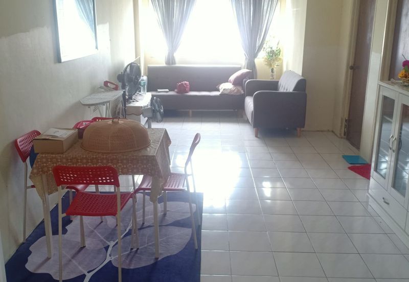 Meranti Apartment, Taman Subang Mewah