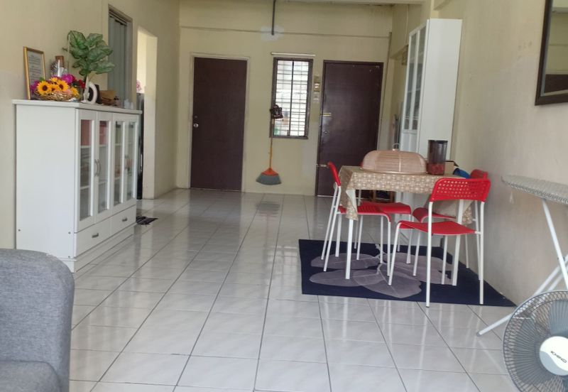 Meranti Apartment, Taman Subang Mewah