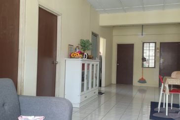 Meranti Apartment, Taman Subang Mewah