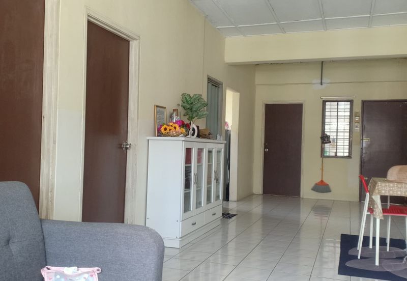 Meranti Apartment, Taman Subang Mewah