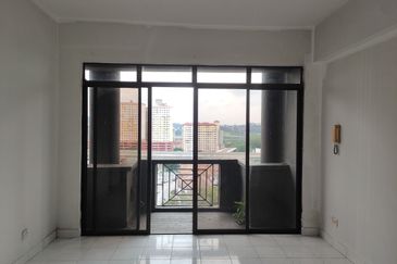 Turf View Apartment (Mutiara Serdang)