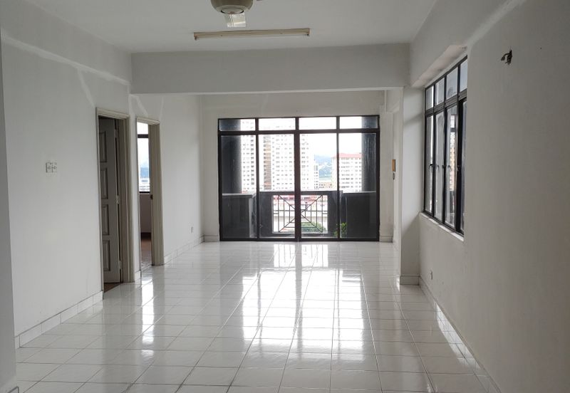 Turf View Apartment (Mutiara Serdang)