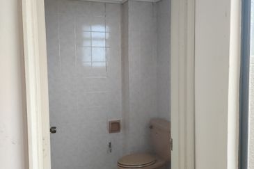 Turf View Apartment (Mutiara Serdang)