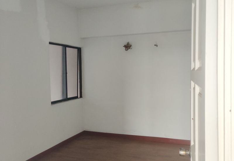 Turf View Apartment (Mutiara Serdang)