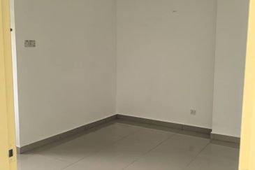 Turf View Apartment (Mutiara Serdang)