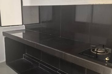 Turf View Apartment (Mutiara Serdang)