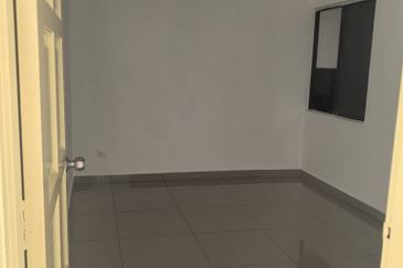 Turf View Apartment (Mutiara Serdang)