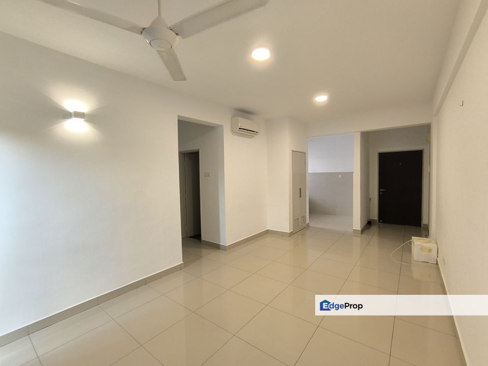 Hijauan Puteri Condominium @ Bandar Puteri Puchong- Freehold Well Maintained 3R2B Unit w/ 2 Parking Space For Sale, Selangor, Puchong