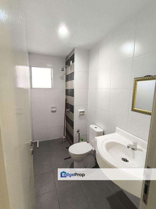 Hijauan Puteri Condominium @ Bandar Puteri Puchong- Freehold Well Maintained 3R2B Unit w/ 2 Parking Space For Sale, Selangor, Puchong