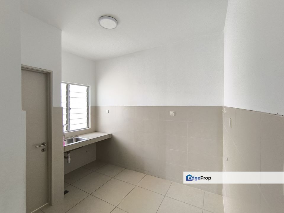 Hijauan Puteri Condominium @ Bandar Puteri Puchong- Freehold Well Maintained 3R2B Unit w/ 2 Parking Space For Sale, Selangor, Puchong