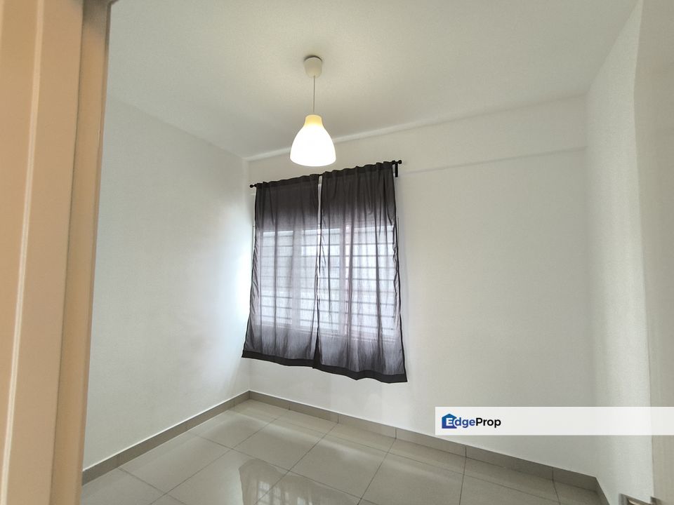 Hijauan Puteri Condominium @ Bandar Puteri Puchong- Freehold Well Maintained 3R2B Unit w/ 2 Parking Space For Sale, Selangor, Puchong