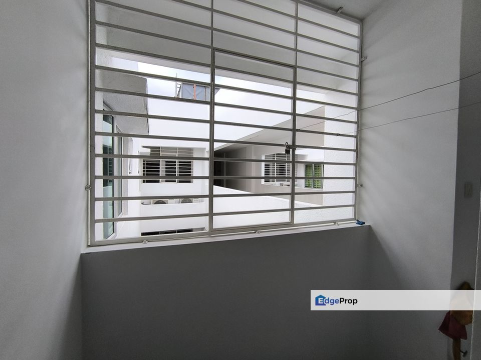 Hijauan Puteri Condominium @ Bandar Puteri Puchong- Freehold Well Maintained 3R2B Unit w/ 2 Parking Space For Sale, Selangor, Puchong
