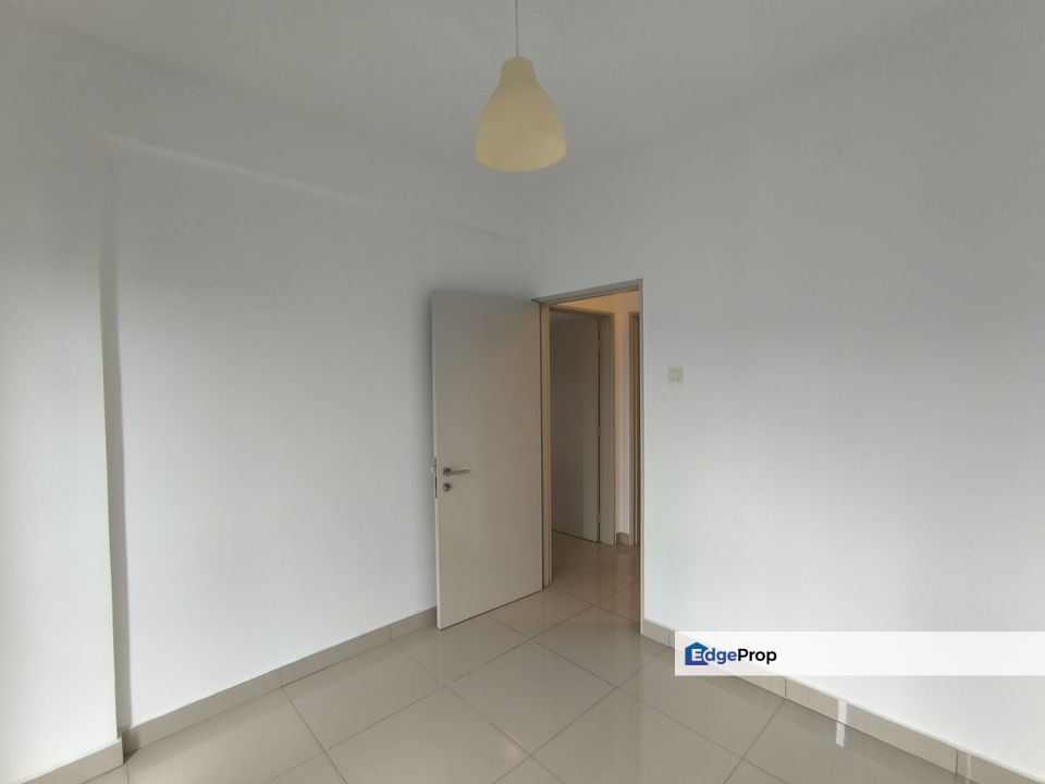 Hijauan Puteri Condominium @ Bandar Puteri Puchong- Freehold Well Maintained 3R2B Unit w/ 2 Parking Space For Sale, Selangor, Puchong