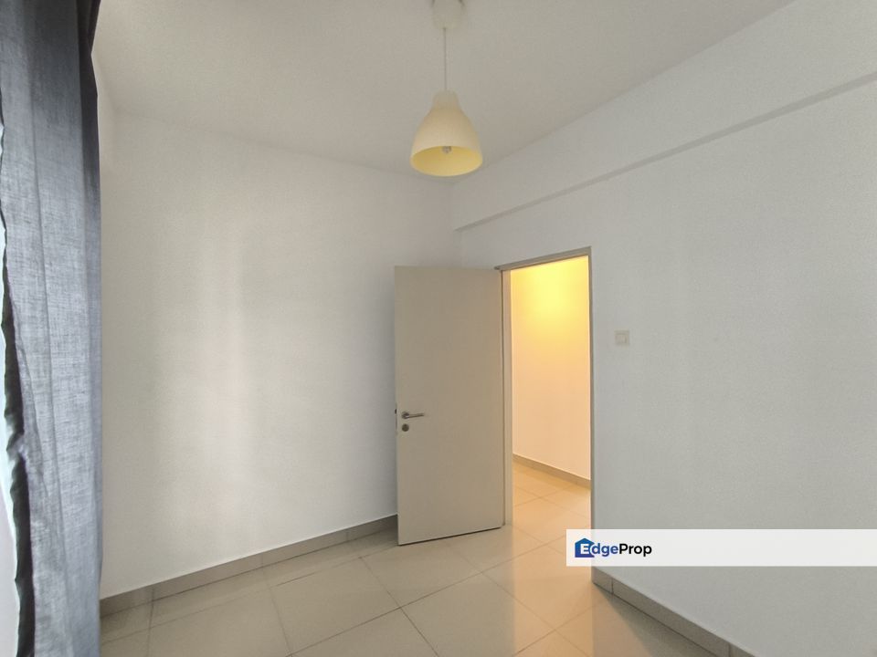 Hijauan Puteri Condominium @ Bandar Puteri Puchong- Freehold Well Maintained 3R2B Unit w/ 2 Parking Space For Sale, Selangor, Puchong