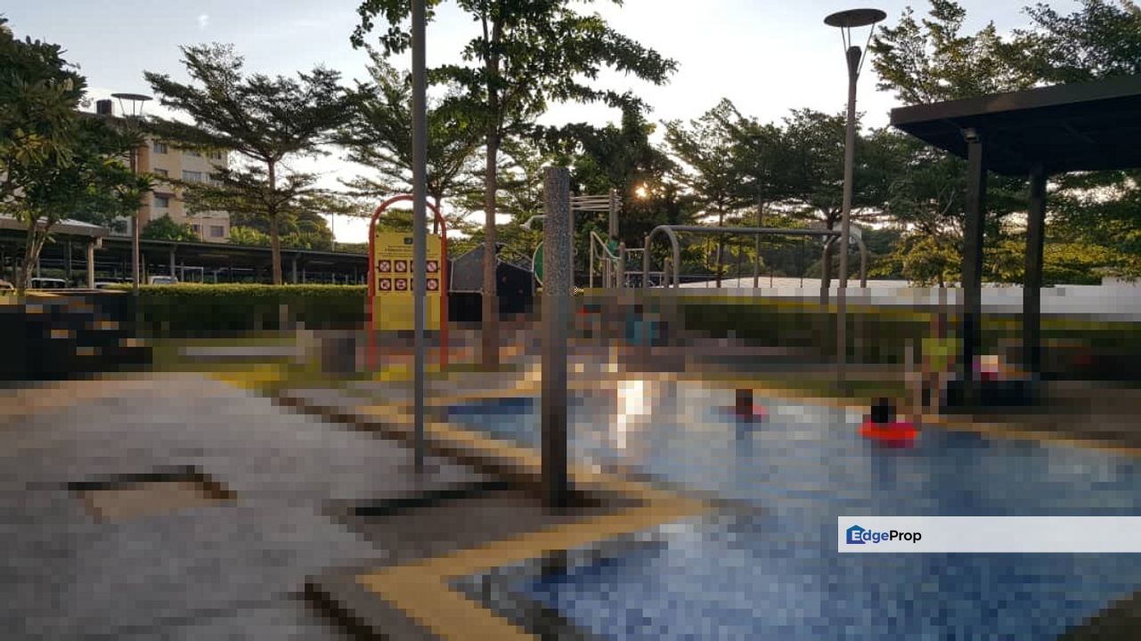 Hijauan Puteri Condominium @ Bandar Puteri Puchong- Freehold Well Maintained 3R2B Unit w/ 2 Parking Space For Sale, Selangor, Puchong