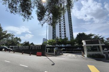 Hijauan Puteri Condominiums