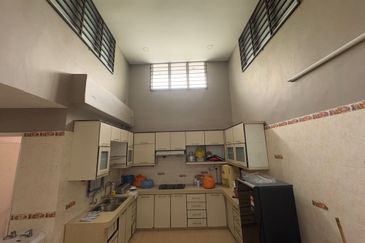 1sty house Salak South Garden for sale Salak Selatan Freehold Sri petaling Kuchai lama well kept [Reno]