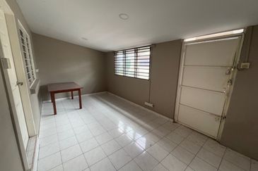1sty house Salak South Garden for sale Salak Selatan Freehold Sri petaling Kuchai lama well kept [Reno]